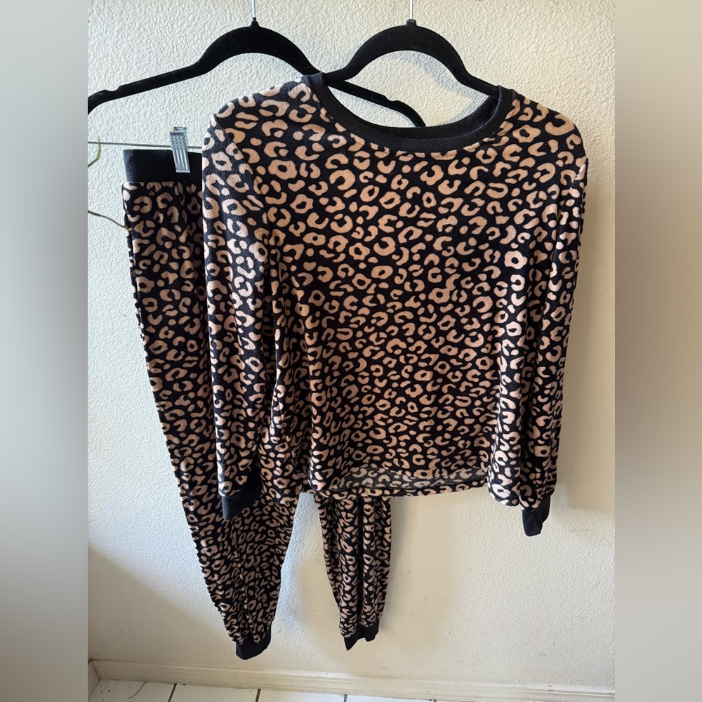 kate spade Black and Tan Leopard Pajama Set